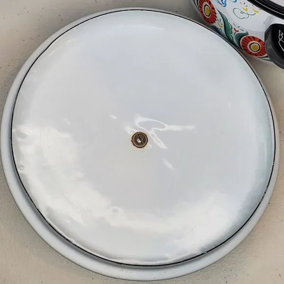 Berggren Vintage Swedish Folk Art Enamelware Pot with Lid - Picture 8 of 14